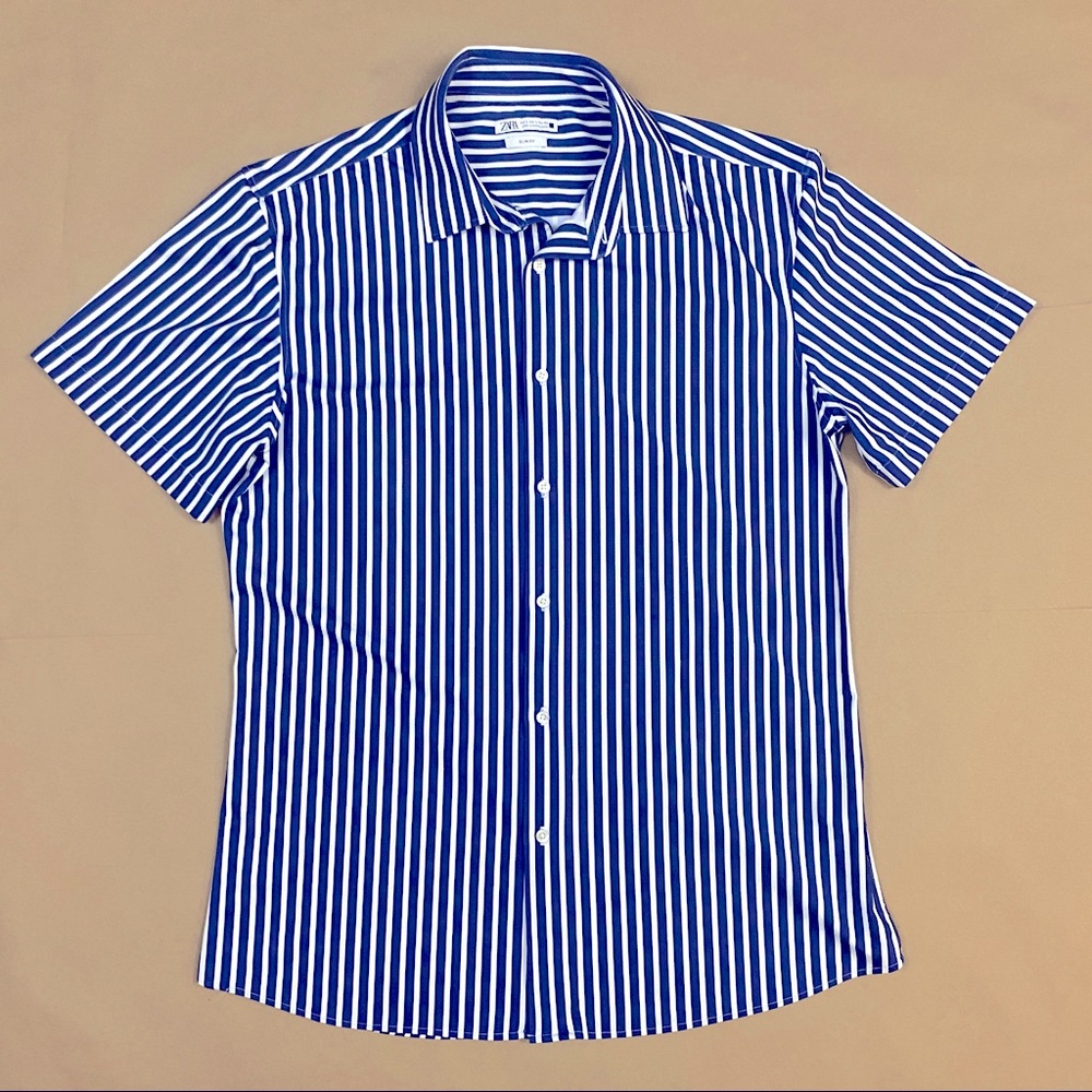 Large Zara slim-fit hyper stretch button-up. Blue and white. Pre-owned.